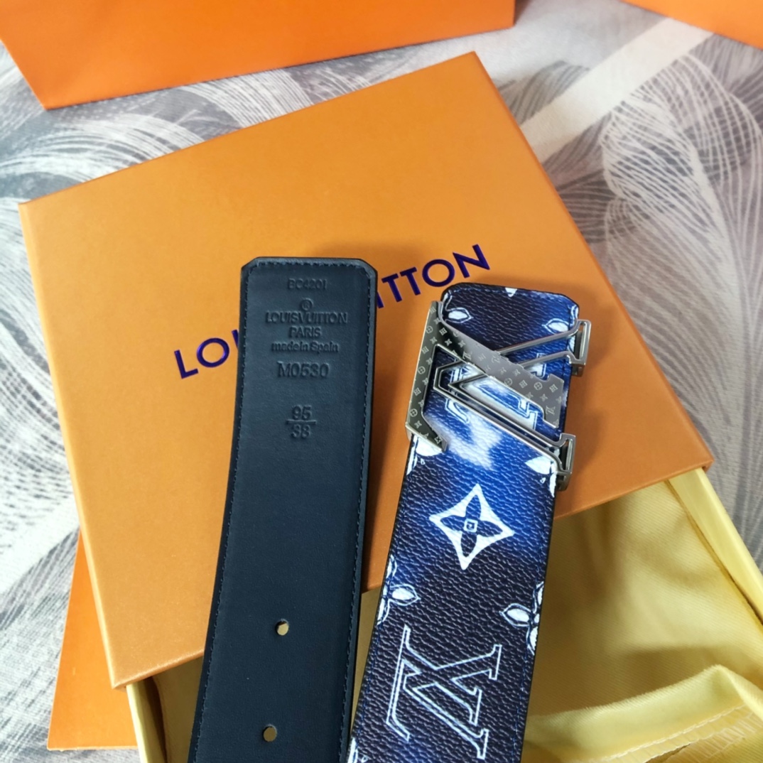 Louis Vuitton LV Initials Mng Bandana 40MM Reversible Belt   M0530T - DesignerGu