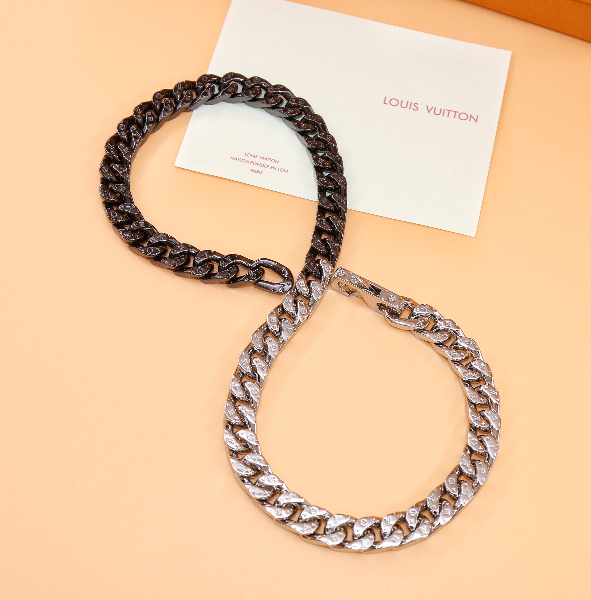 Louis Vuitton LV Chain Links Necklace   50cm    - DesignerGu