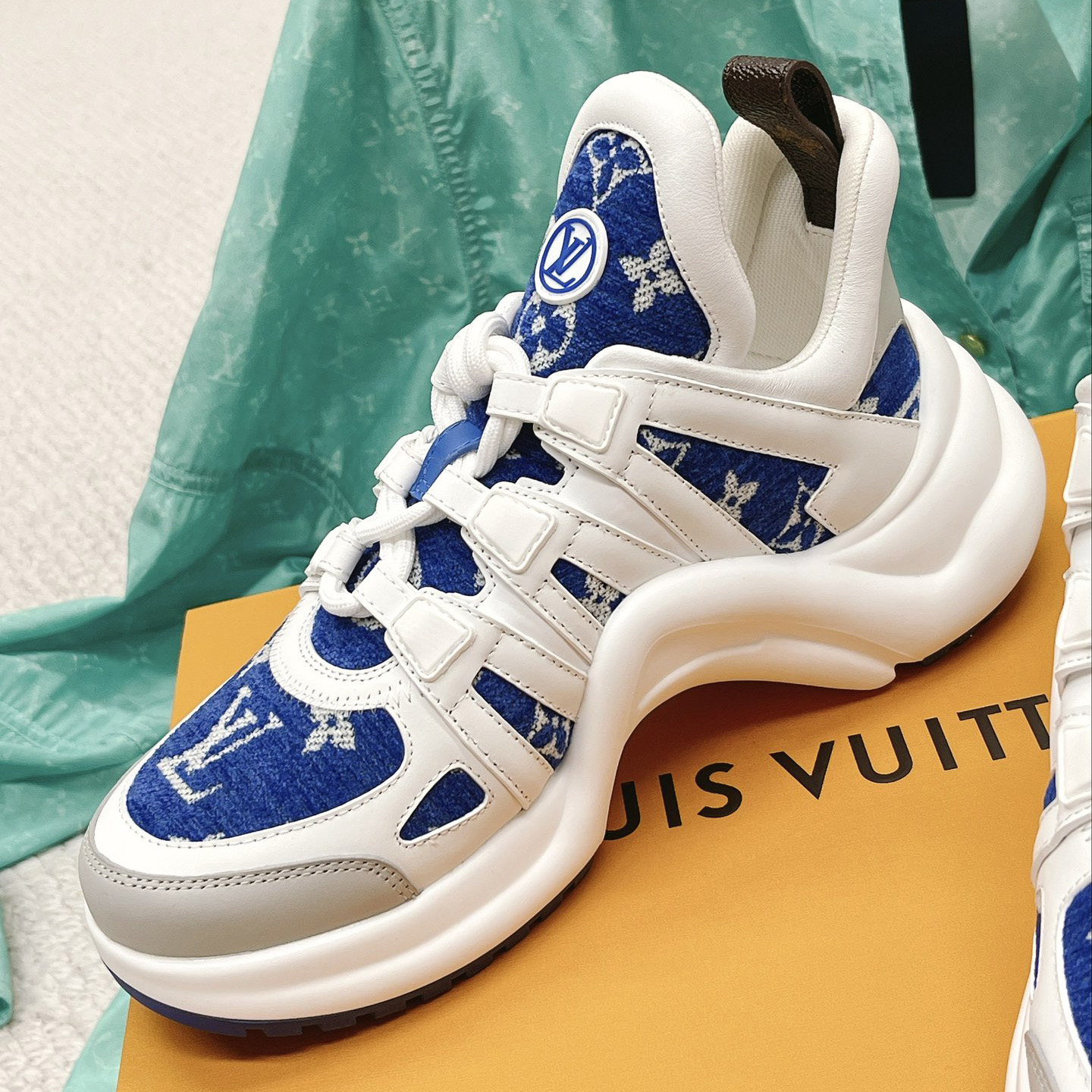 Louis Vuitton LV Archlight Sneaker     1AACTY - DesignerGu