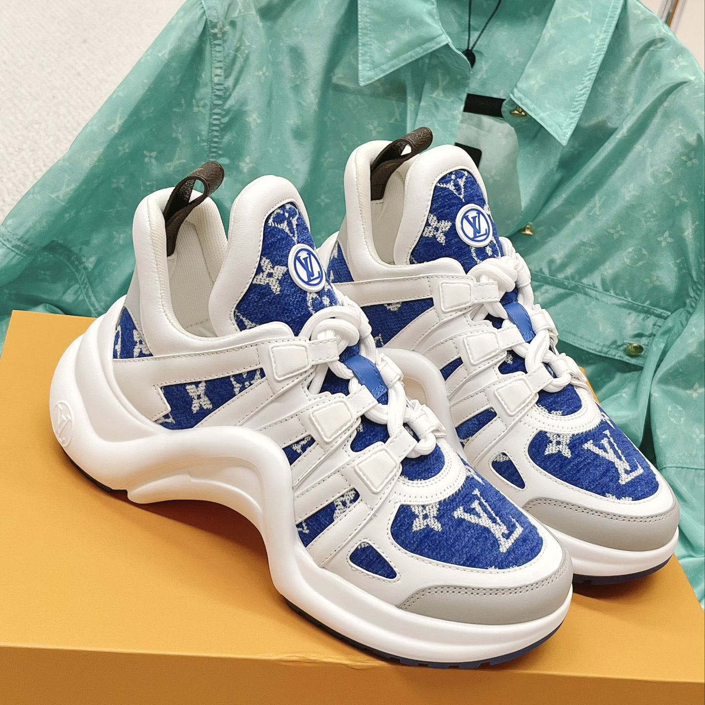 Louis Vuitton LV Archlight Sneaker     1AACTY - DesignerGu