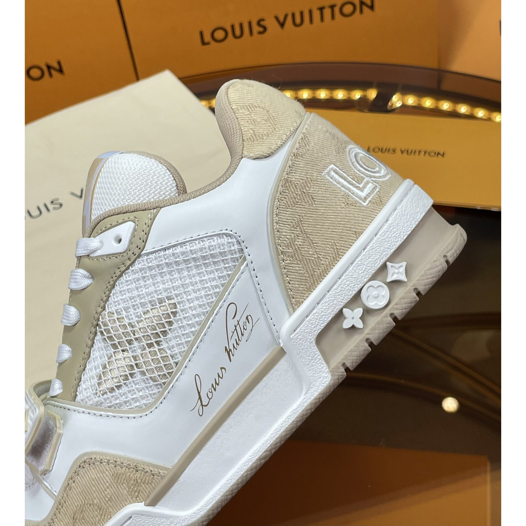 Louis Vuitton LV  Trainer Sneaker    1A9ZC7 - DesignerGu