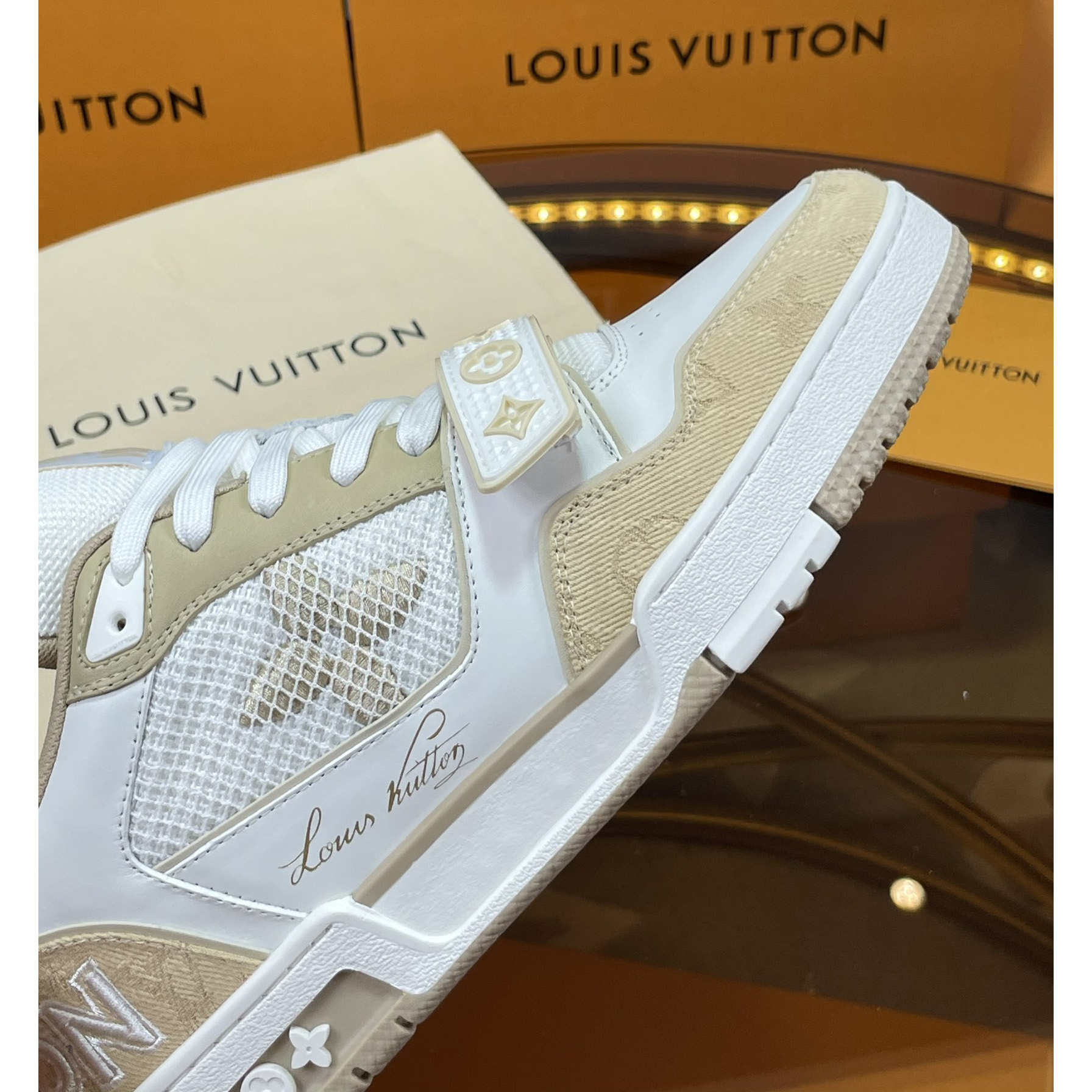 Louis Vuitton LV  Trainer Sneaker    1A9ZC7 - DesignerGu