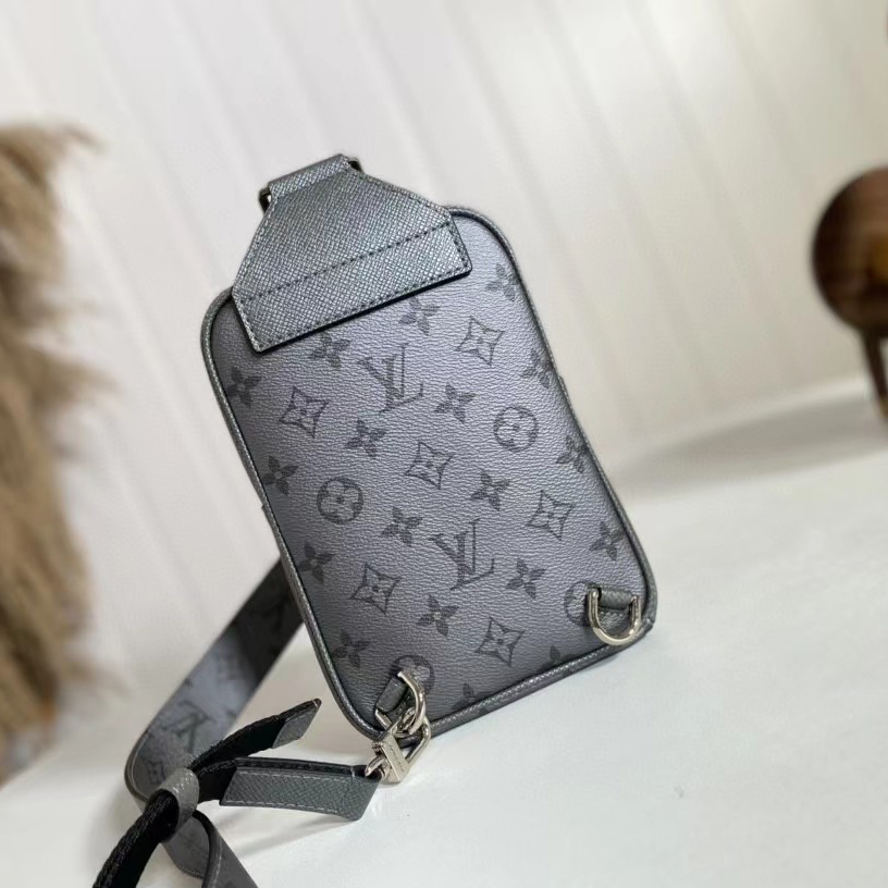 Louis Vuitton Outdoor Slingbag(13-21-5cm)   M30833 - DesignerGu