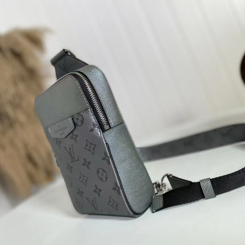 Louis Vuitton Outdoor Slingbag(13-21-5cm)   M30833 - DesignerGu