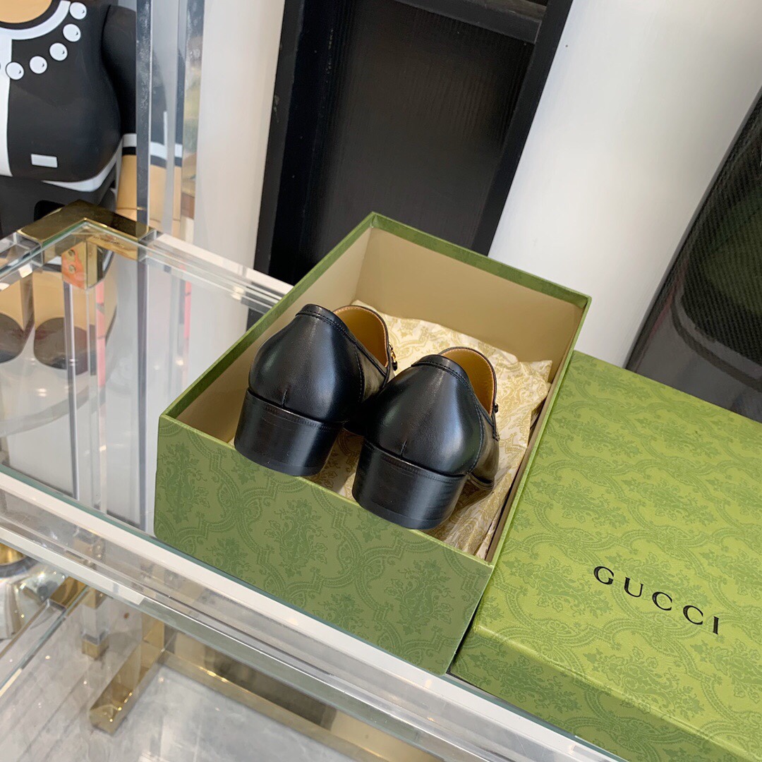 Gucci Women's Loafer With Horsebit - DesignerGu