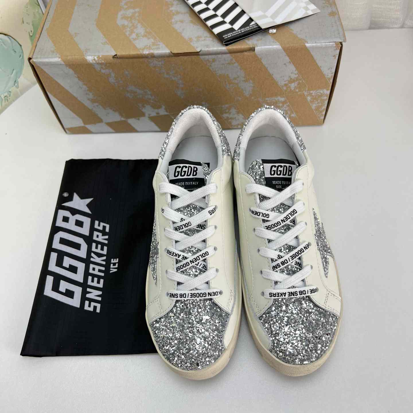 Golden Goose Super-Star Sneakers - DesignerGu