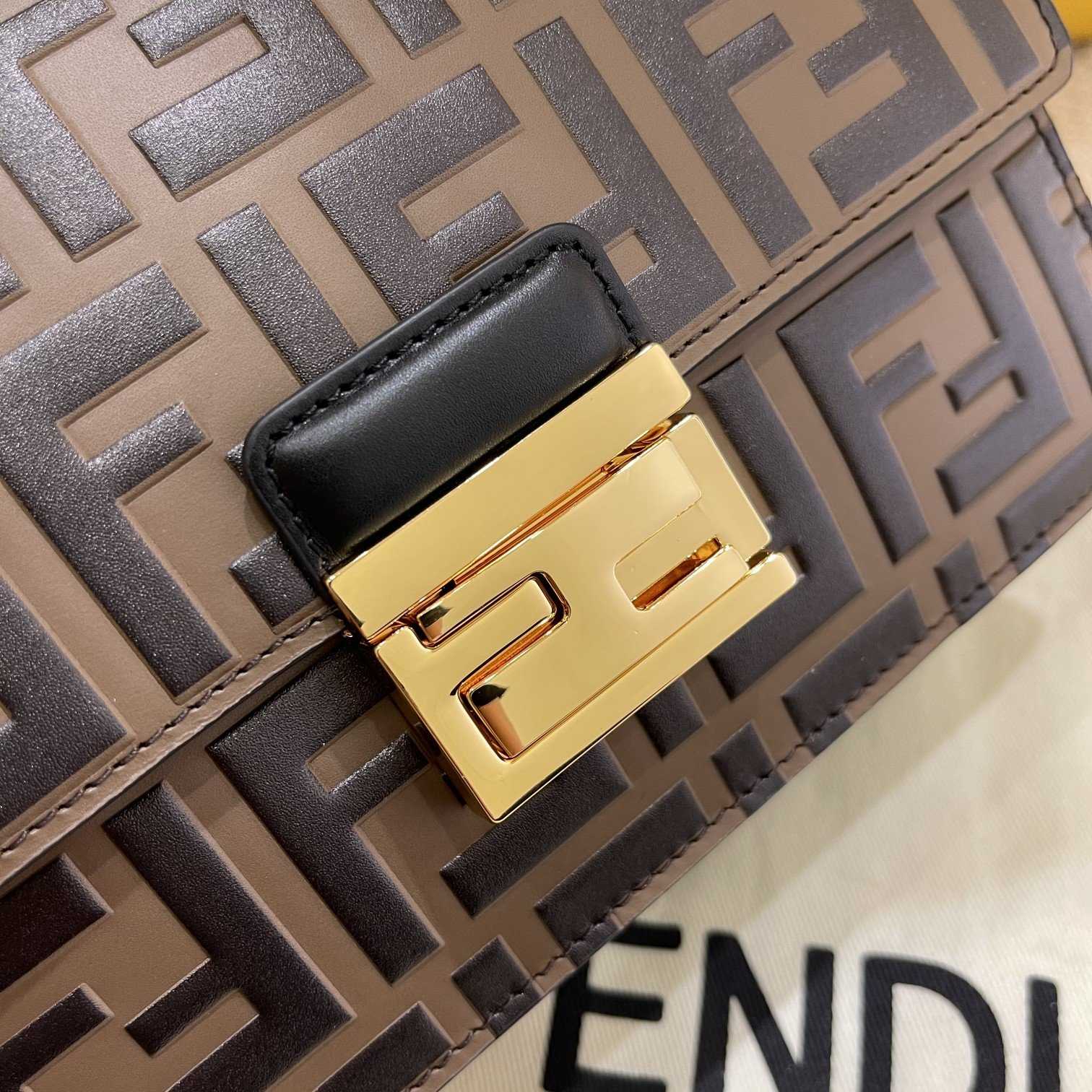 Fendi Kan U Small Brown Leather Mini-Bag(19-13-9cm) - DesignerGu