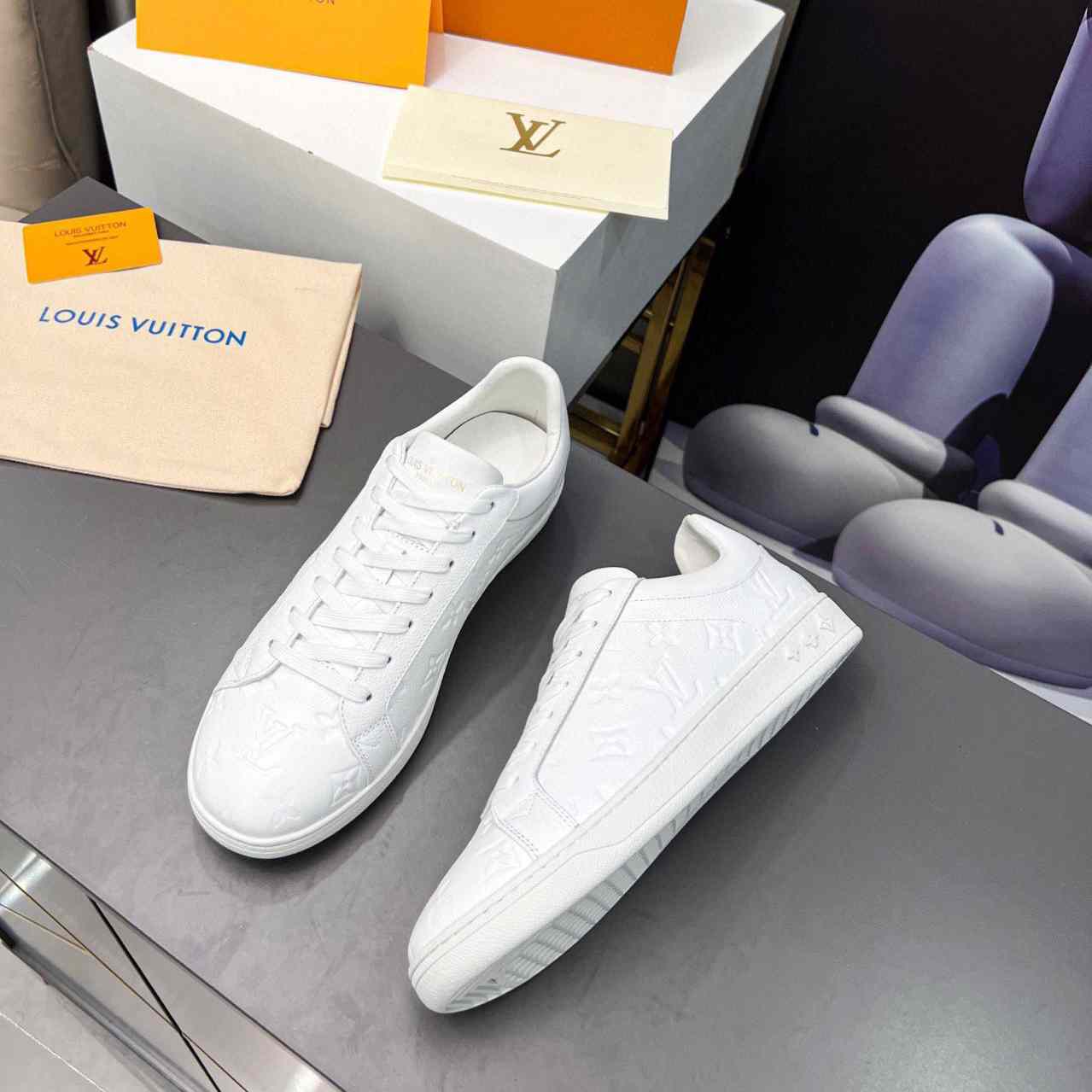 Louis Vuitton Luxembourg Sneaker    1A8QER - DesignerGu