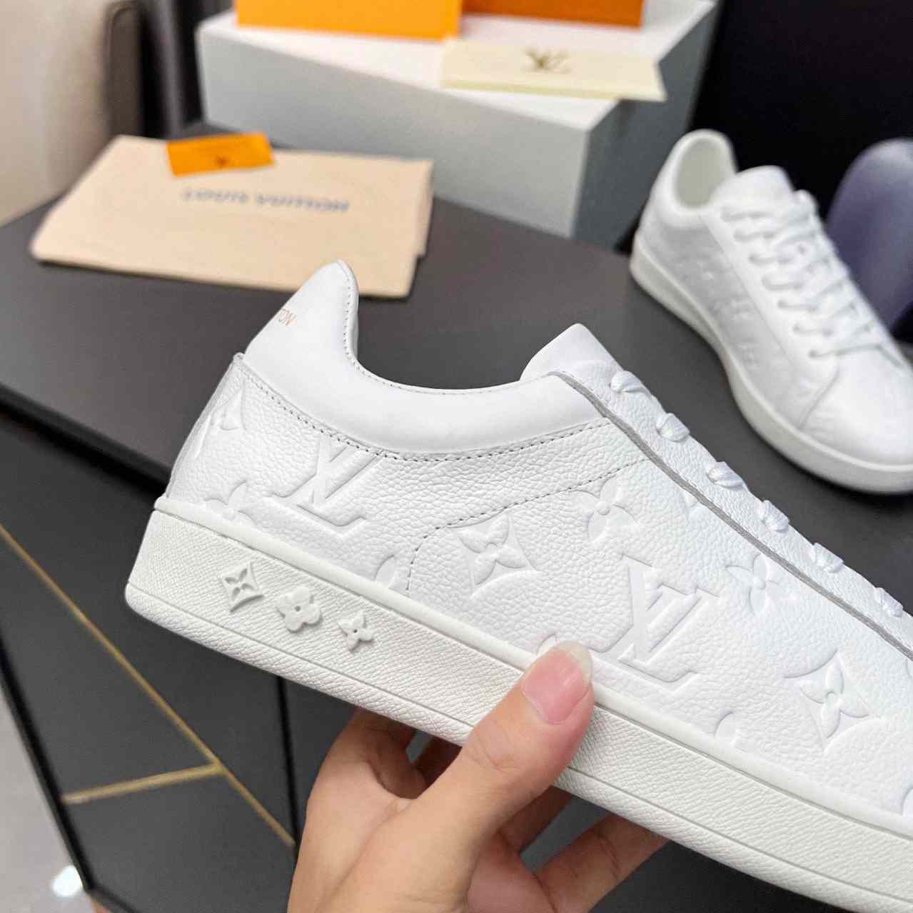 Louis Vuitton Luxembourg Sneaker    1A8QER - DesignerGu