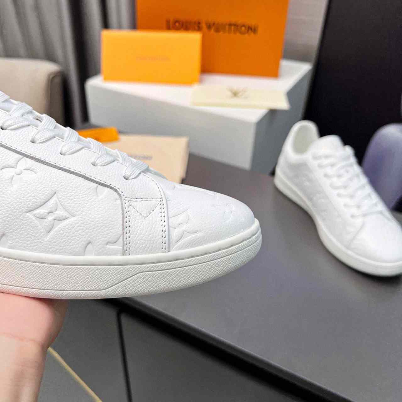 Louis Vuitton Luxembourg Sneaker    1A8QER - DesignerGu