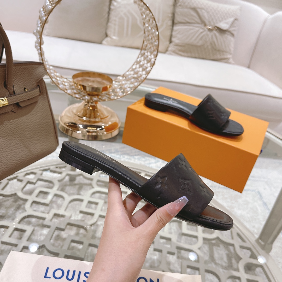 Louis Vuitton Revival Flat Mule     1A9P3T - DesignerGu