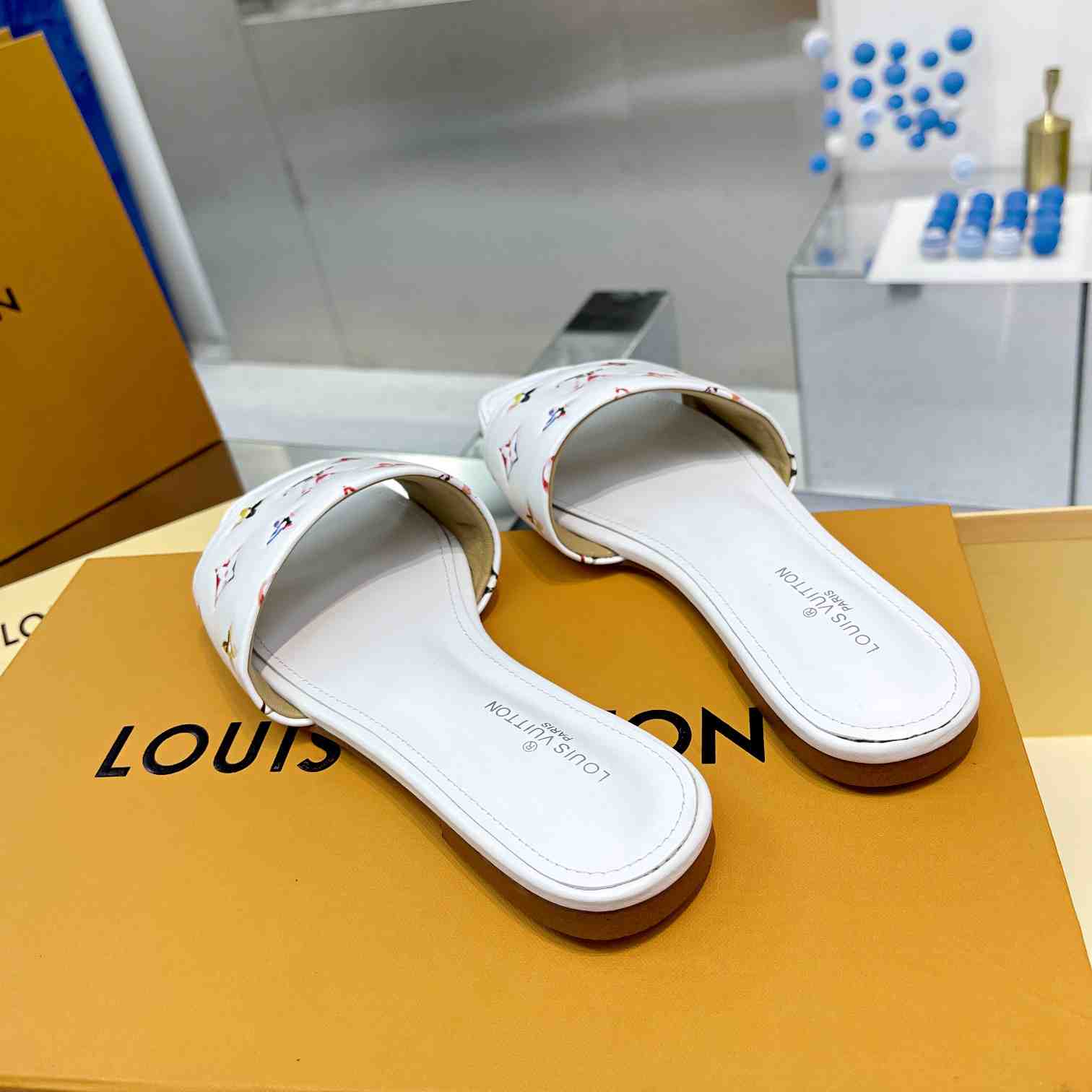 Louis Vuitton Revival Flat Mule     1AAORI - DesignerGu