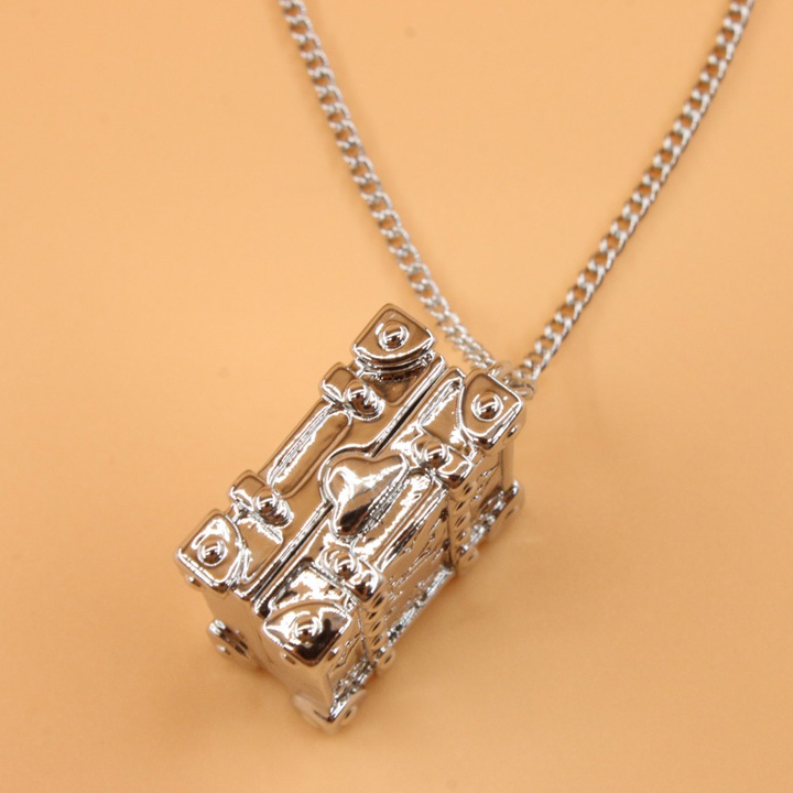 Louis Vuitton Trunk Locket Pendant      M00527 - DesignerGu