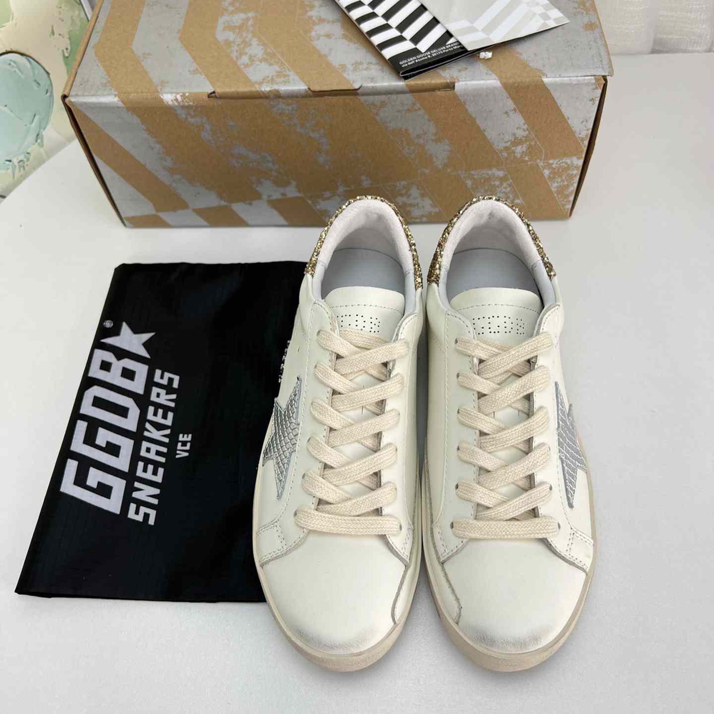 Golden Goose Super-Star Sneakers - DesignerGu