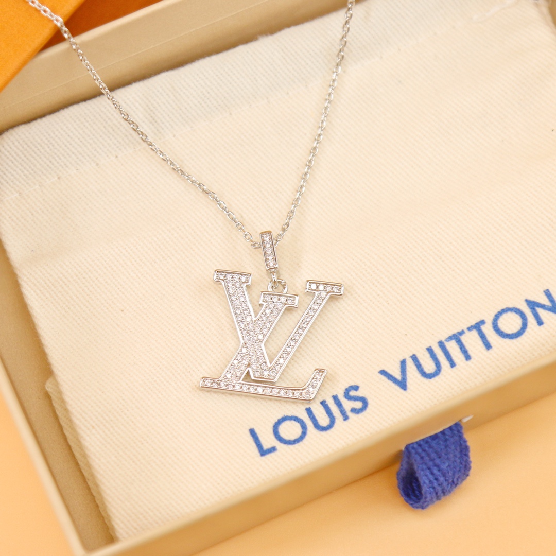 Louis Vuitton LV Idylle Blossom Large Pendant, White Gold And Diamonds      Q93821 - DesignerGu