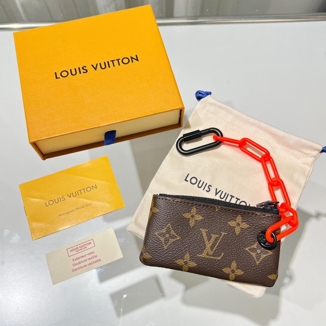 Louis Vuitton Key Pouch - DesignerGu