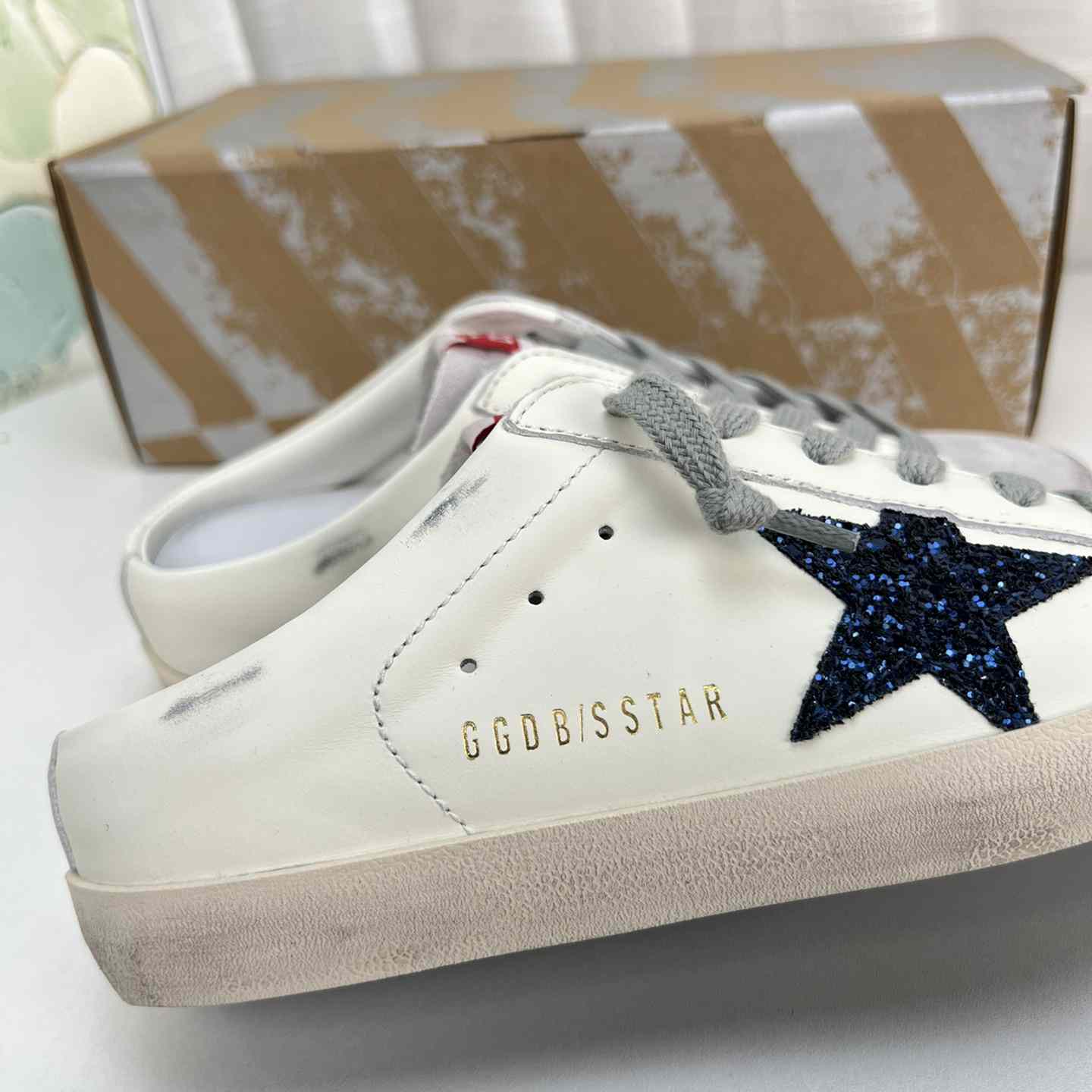 Golden Goose Super-Star Sabots In White Leather With Blue Glitter Star And Dove-Gray Suede Tongue - DesignerGu