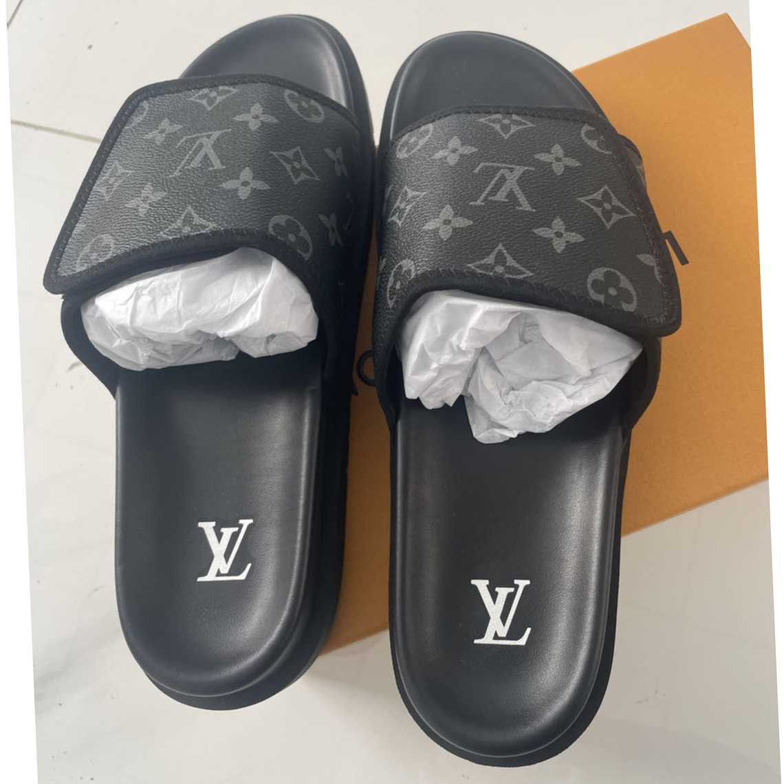 Louis Vuitton Miami Mule         1A9Z60 - DesignerGu