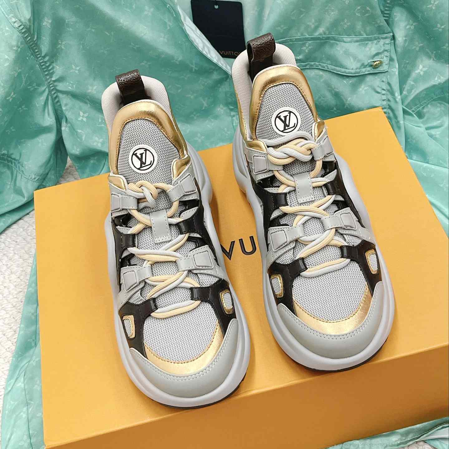 Louis Vuitton LV Archlight Sneaker      - DesignerGu