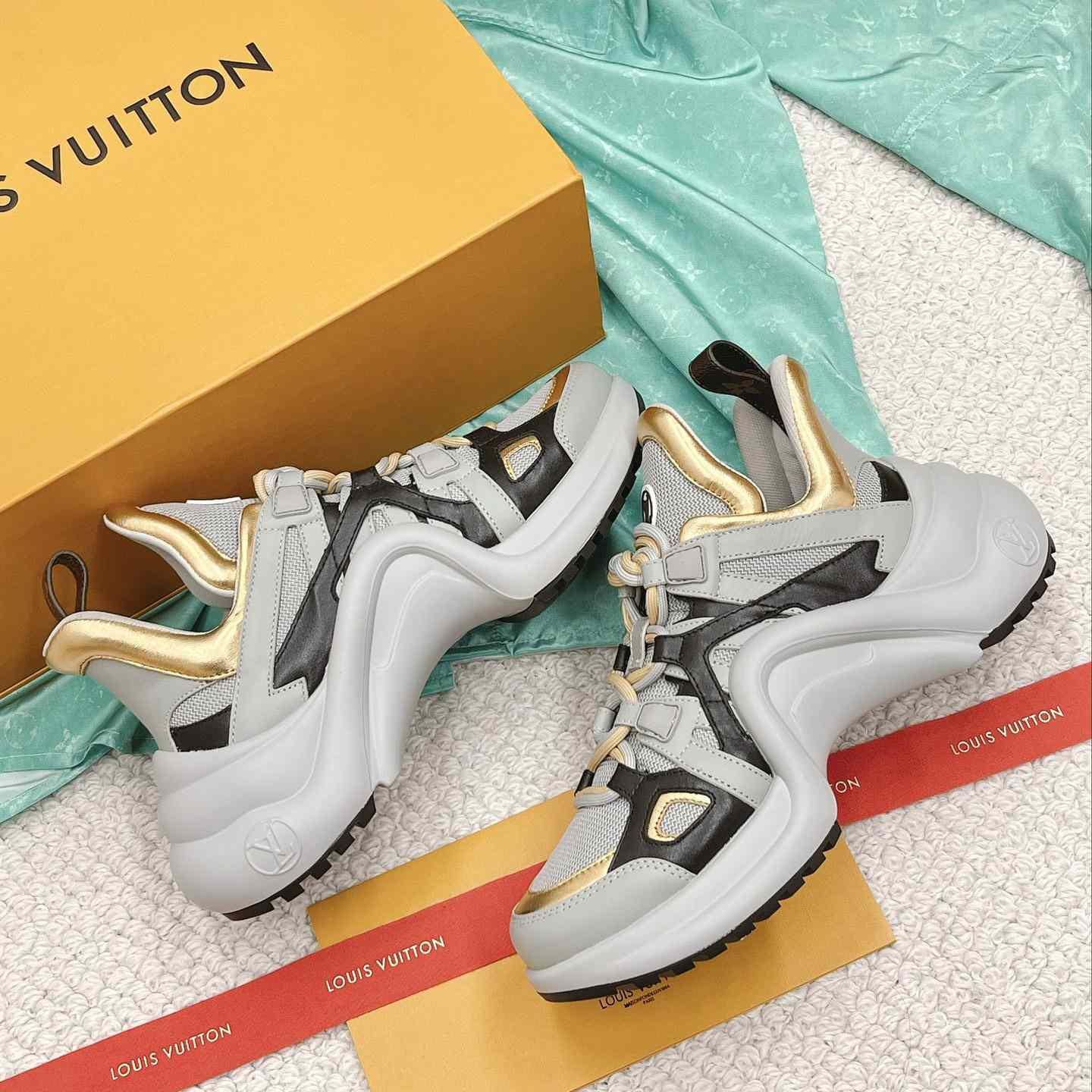 Louis Vuitton LV Archlight Sneaker      - DesignerGu