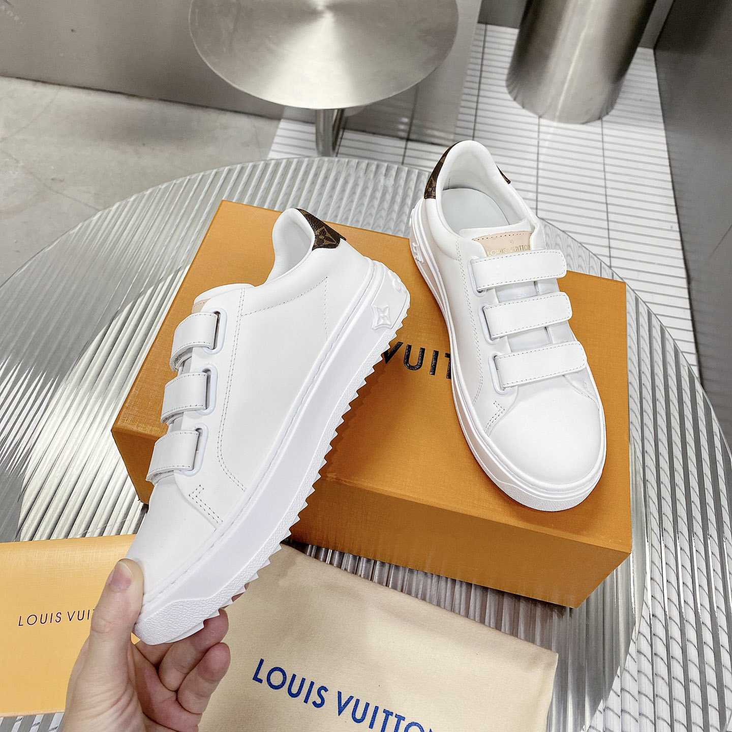 Louis Vuitton Time Out Sneaker    1AAF7C - DesignerGu