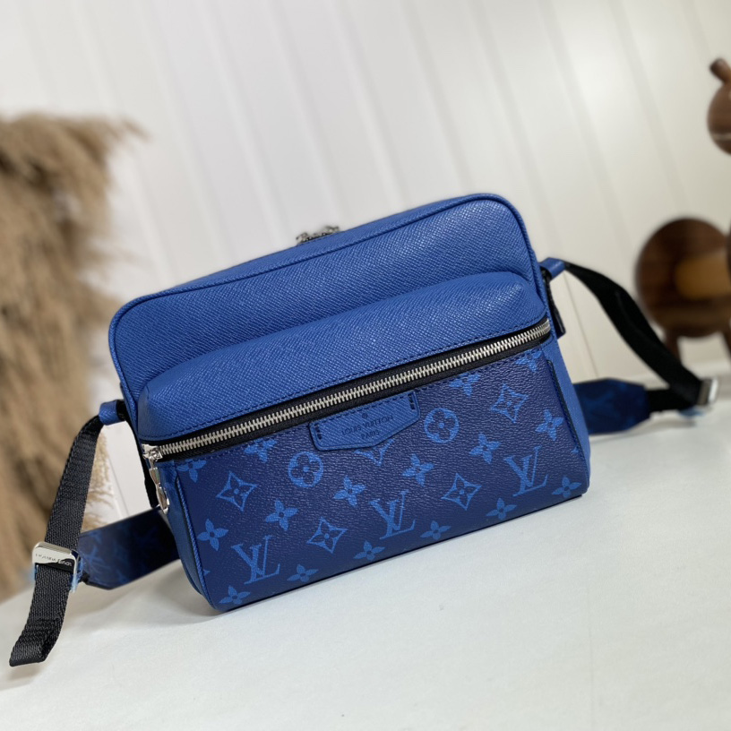 Louis Vuitton Outdoor Messenger(26-20-10.5cm)   M30242 - DesignerGu