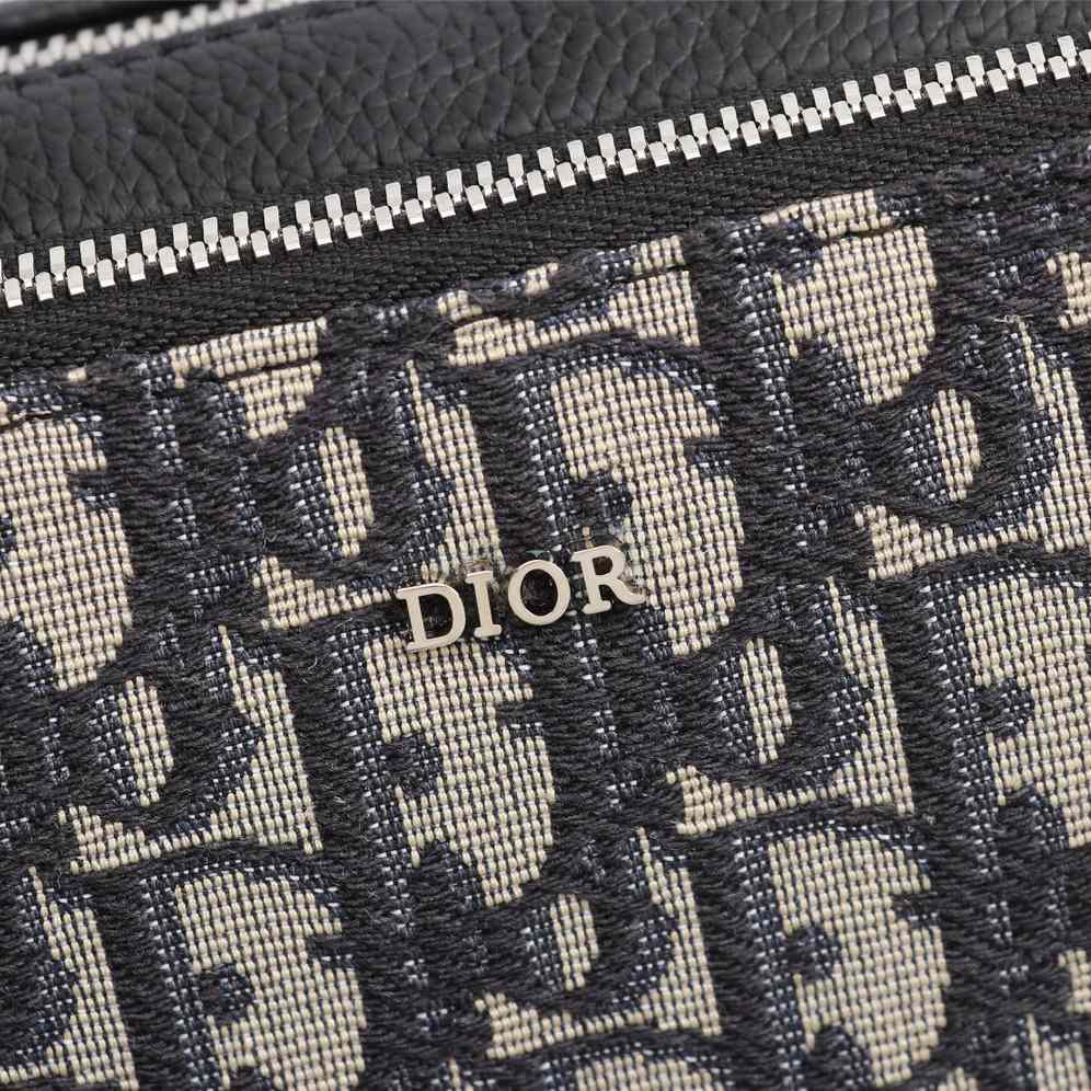 Dior Pouch With Shoulder Strap (17-12.5-5cm) - DesignerGu