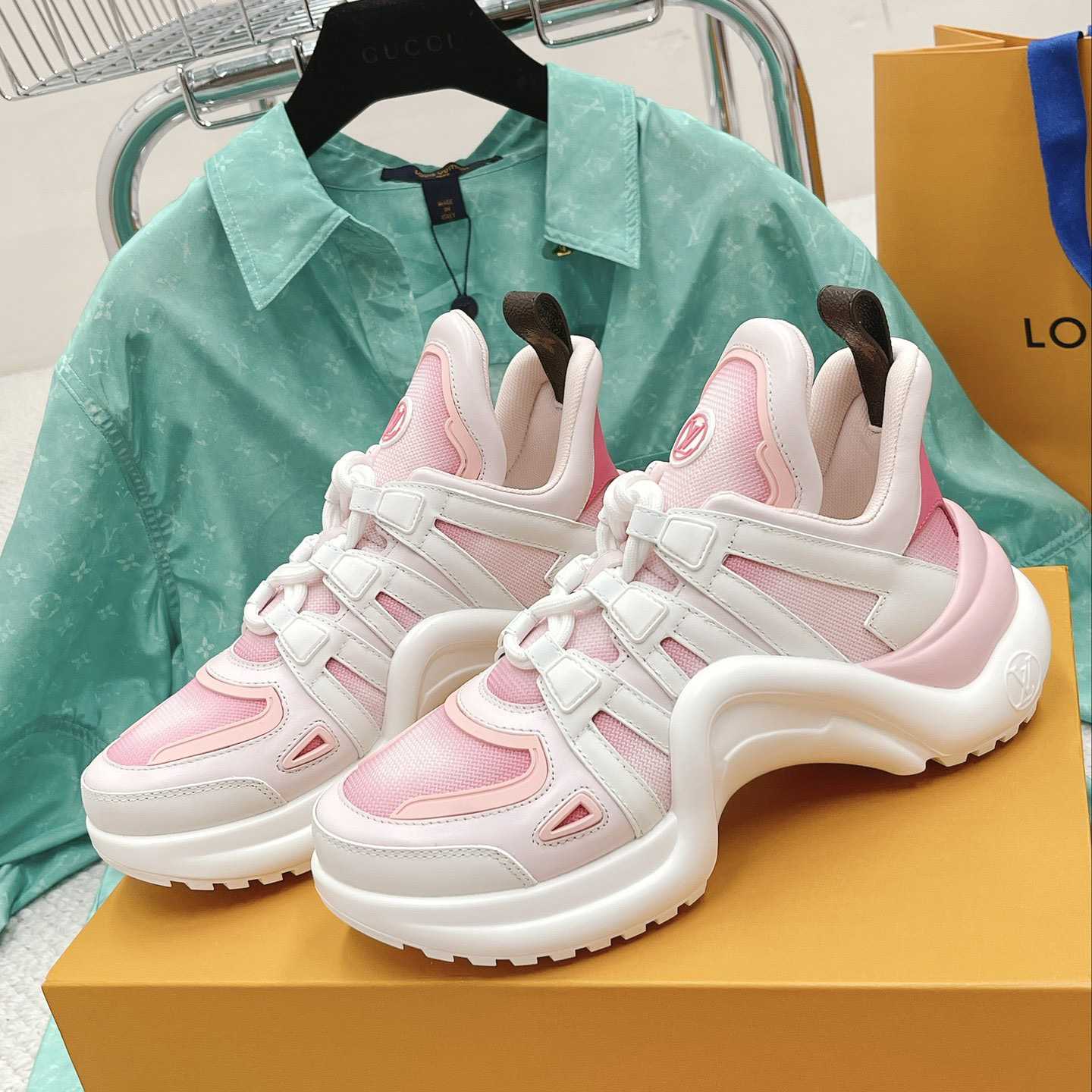 Louis Vuitton LV Archlight Sneaker      - DesignerGu