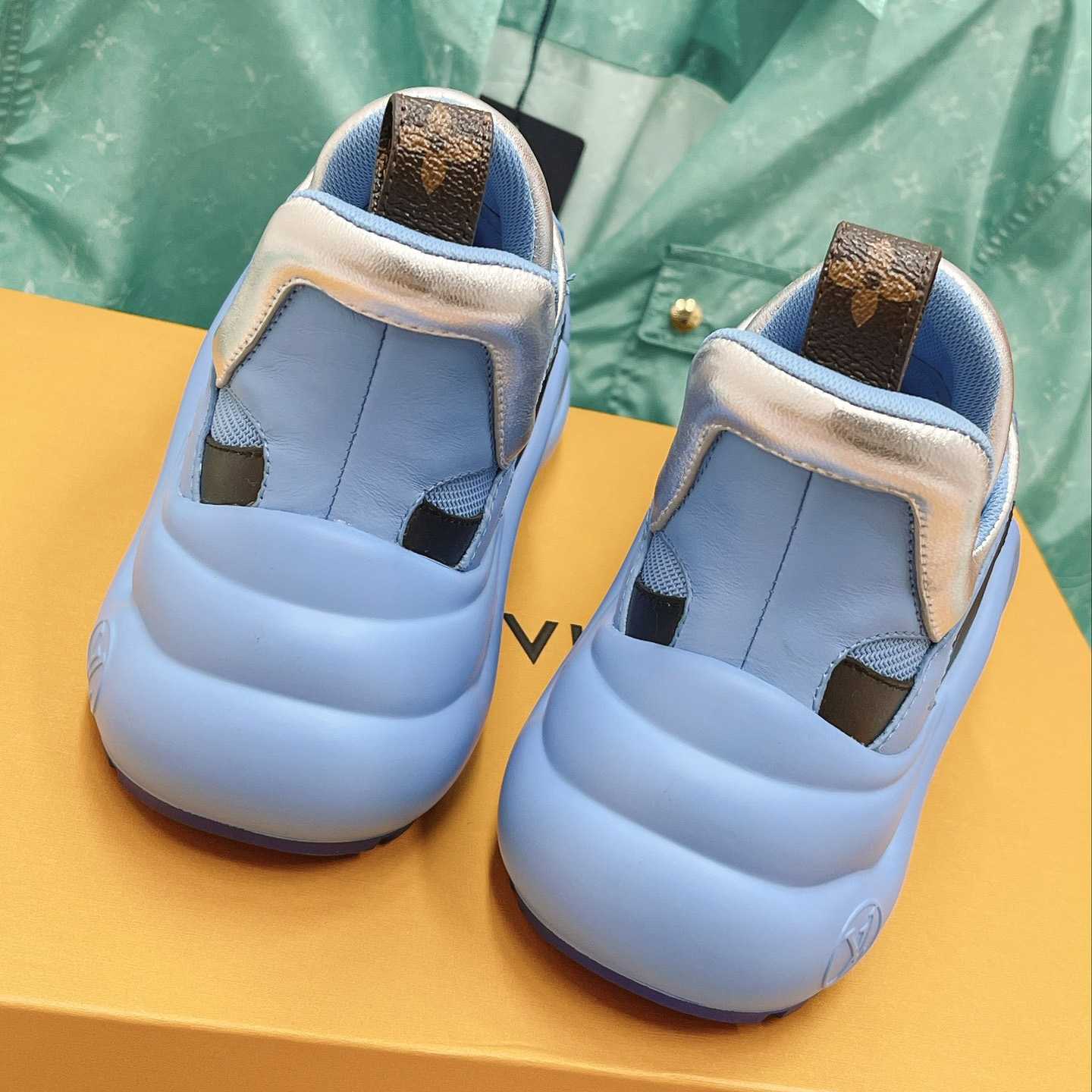 Louis Vuitton LV Archlight Sneaker      - DesignerGu