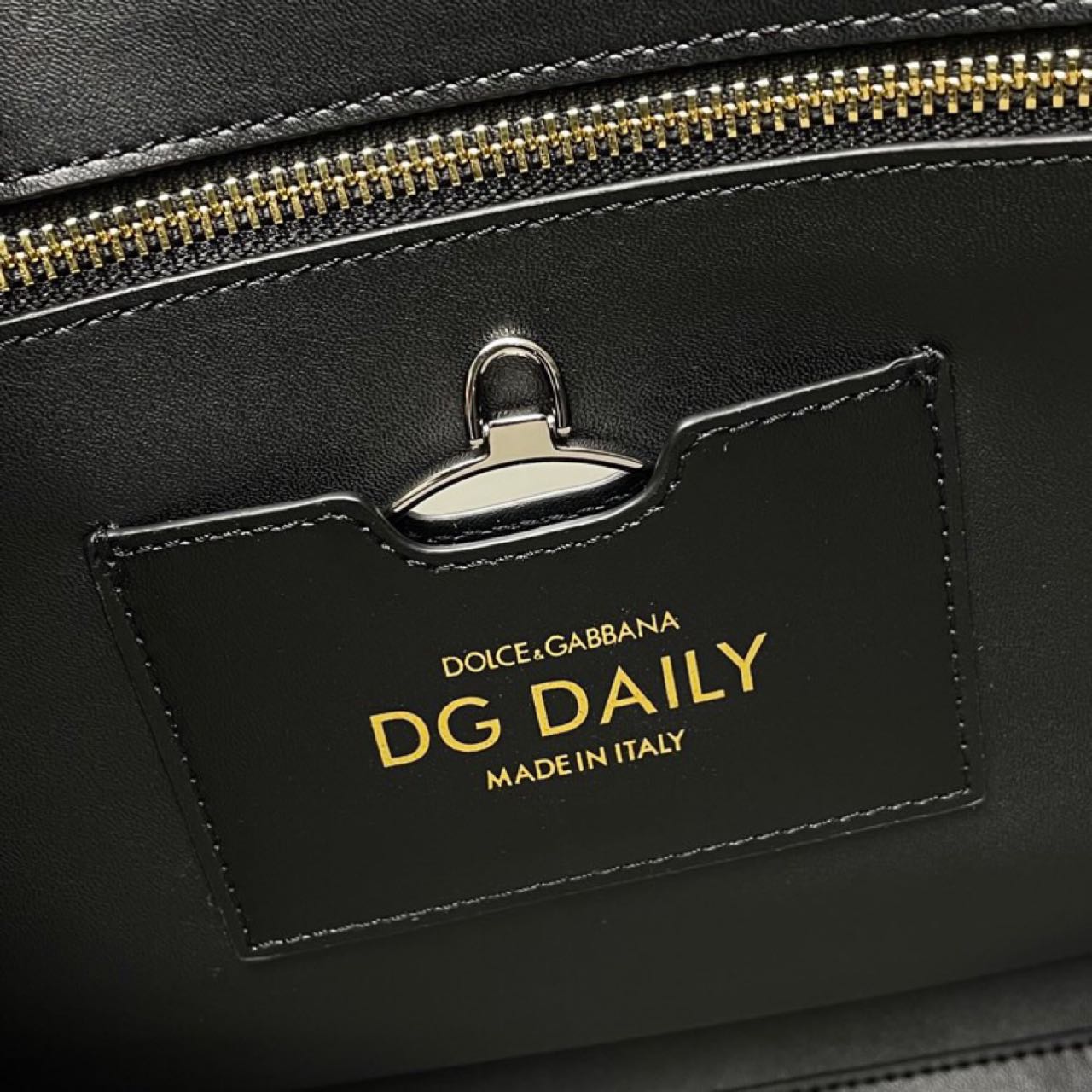 Dolce & Gabbana Small calfskin DG Daily shopper(36-28.5-13cm) - DesignerGu