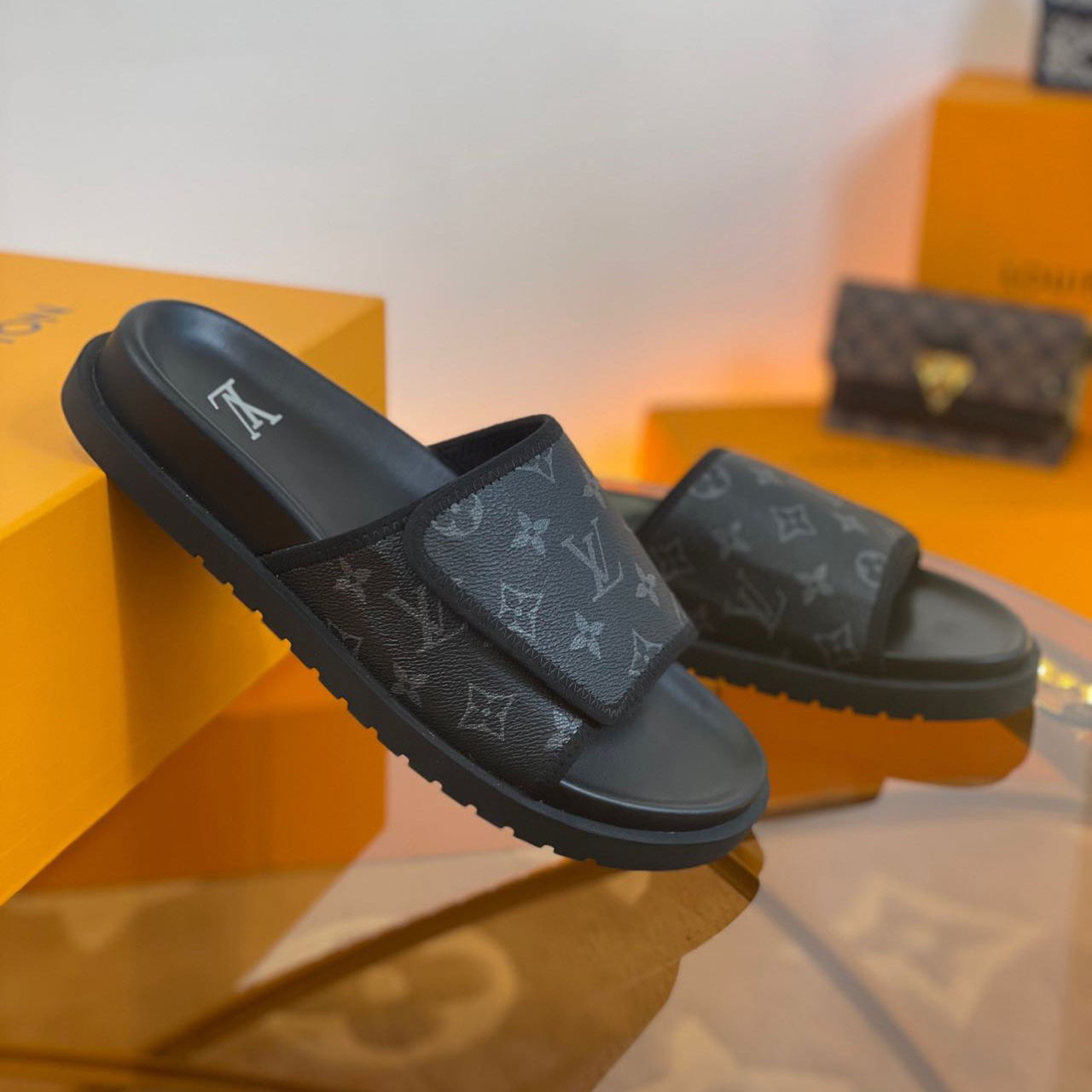 Louis Vuitton Miami Mule         1A9Z60 - DesignerGu