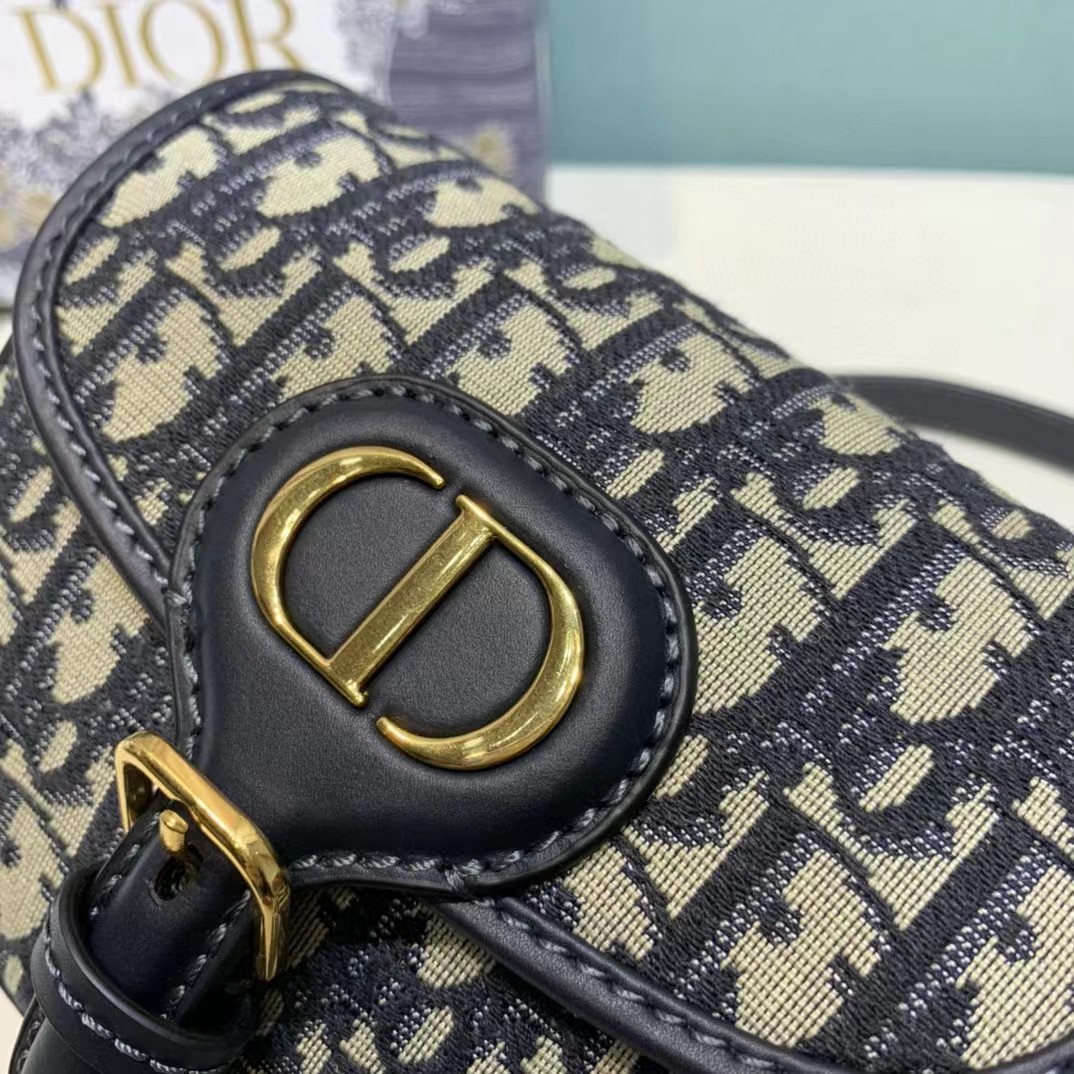 Dior Bobby Mini Bag (18-14-4cm) - DesignerGu