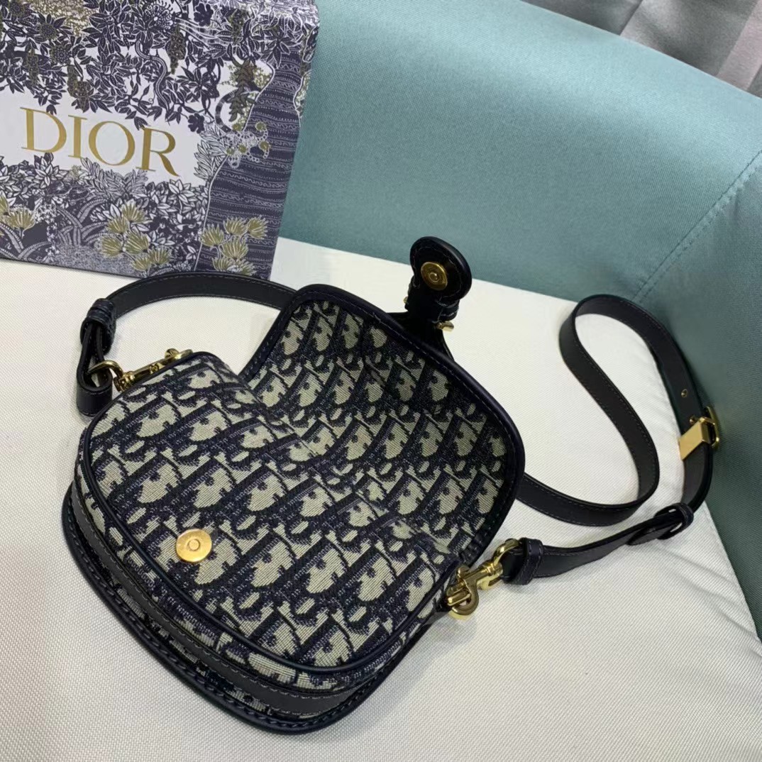 Dior Bobby Mini Bag (18-14-4cm) - DesignerGu