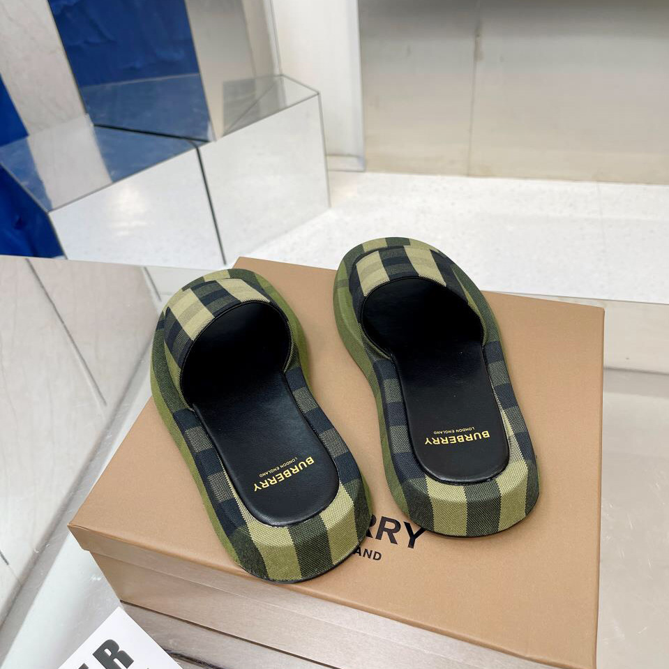 Burberry Check Cotton Slides - DesignerGu