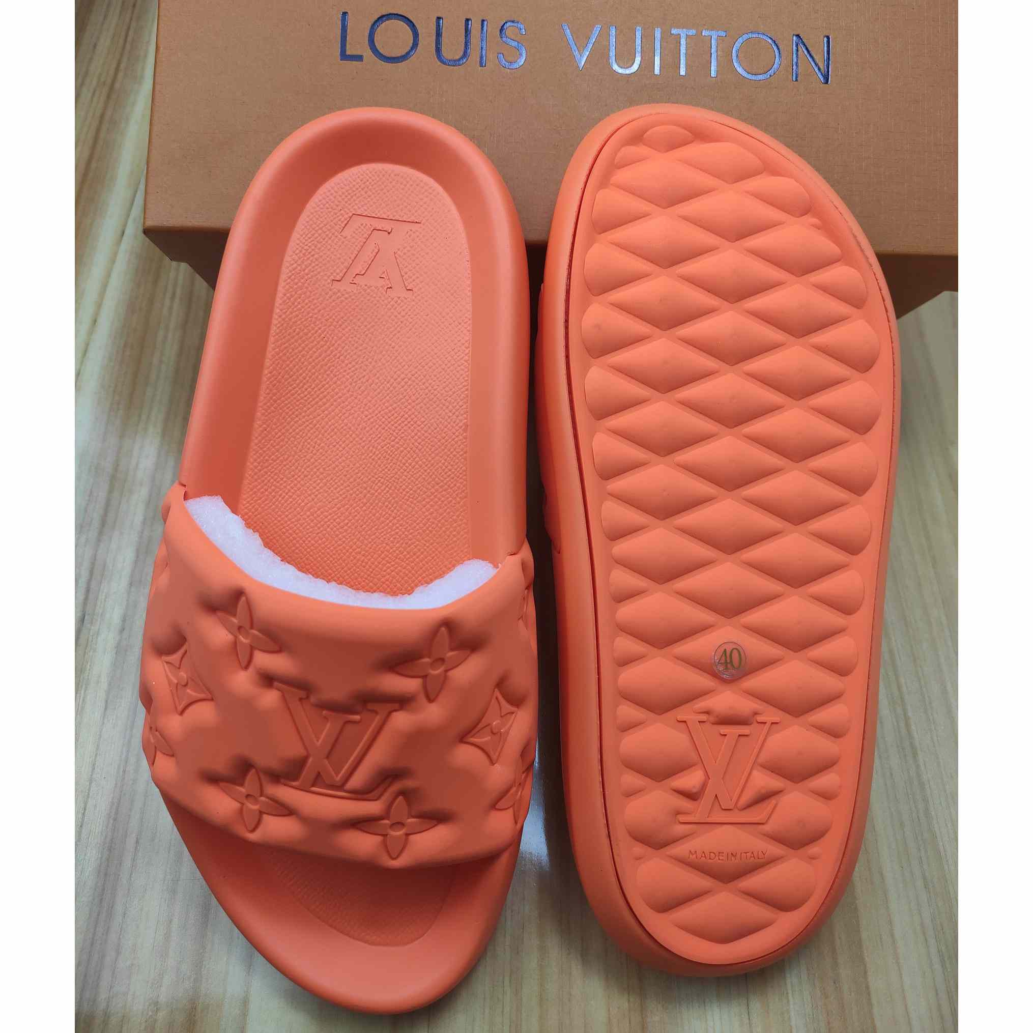 Louis Vuitton Waterfront Mule  1AA5NI - DesignerGu