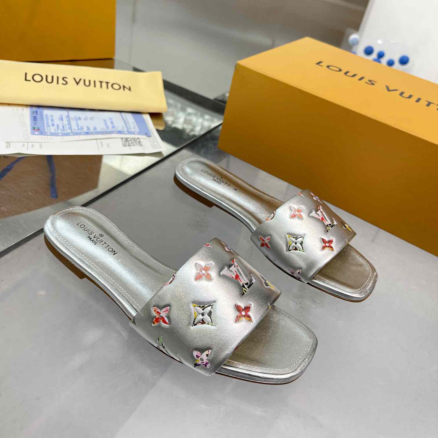 Louis Vuitton Revival Flat Mule     1AAOVA - DesignerGu