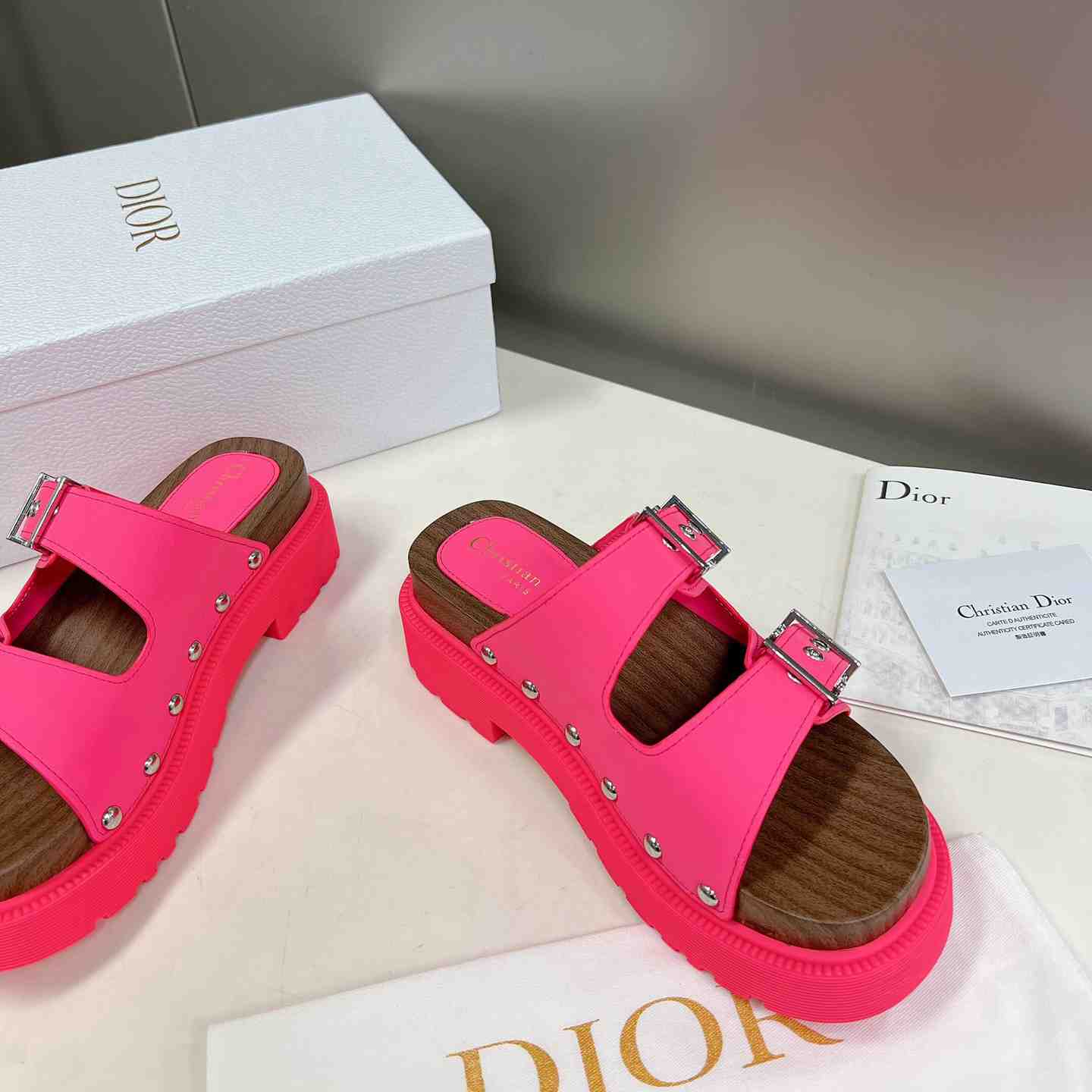 Dior Diorquake Strap Sandal - DesignerGu