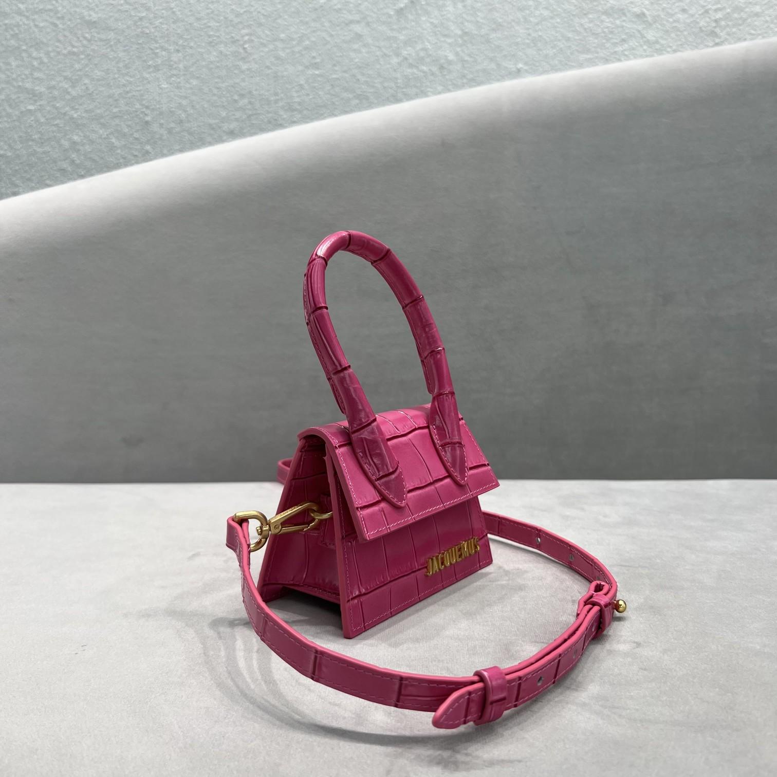 Jacquemus Le Chiquito Signature Mini Handbag(12-8-5cm) - DesignerGu