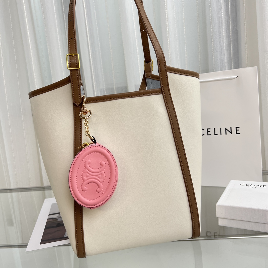 Celine Purse With Hook Cuir Triomphe In Smooth Calfskin  - DesignerGu