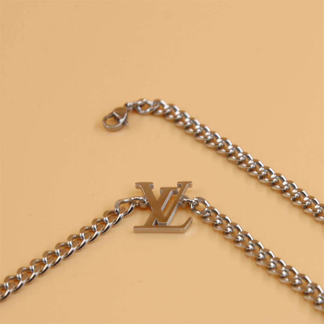 Louis Vuitton LV Sunrise Necklace   M00652 - DesignerGu