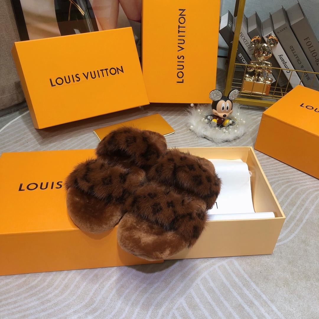 Louis Vuitton Mink Fur Bom Dia Slippers  - DesignerGu