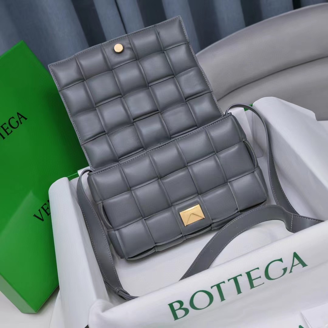 Bottega Veneta Padded Cassette(26-18-8CM) - DesignerGu