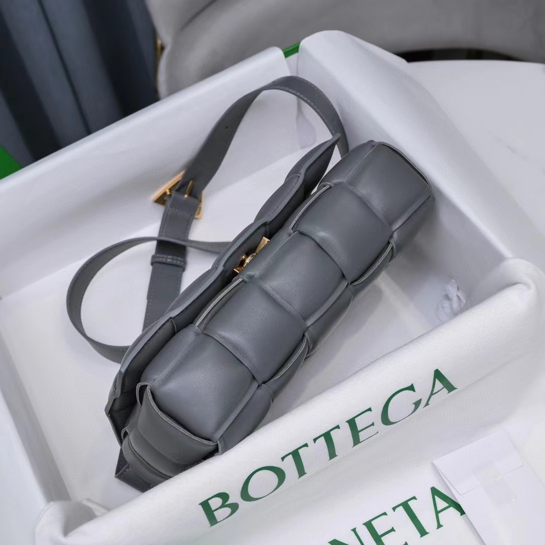 Bottega Veneta Padded Cassette(26-18-8CM) - DesignerGu