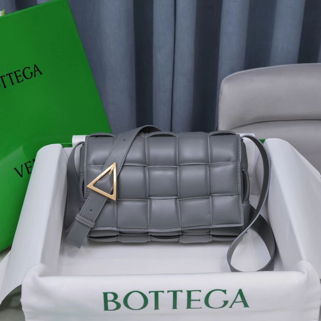 Bottega Veneta Padded Cassette(26-18-8CM) - DesignerGu