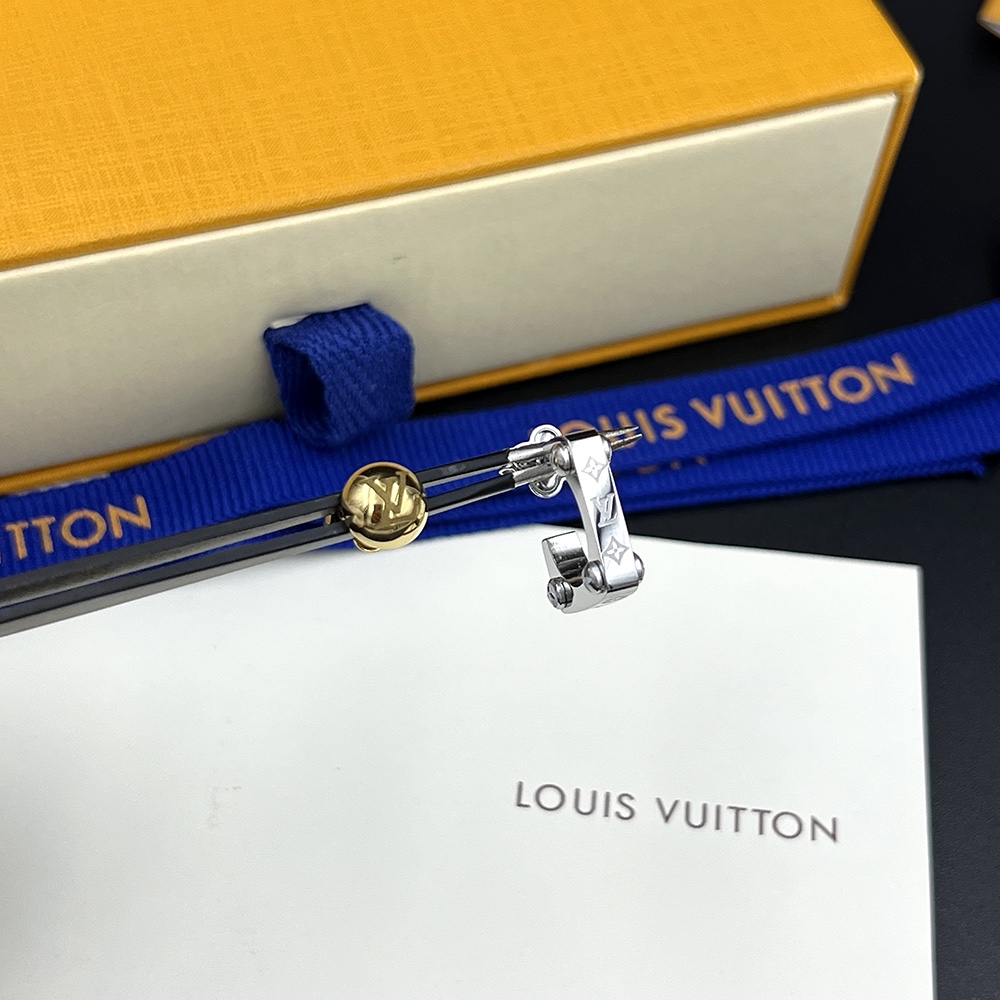 Louis Vuitton Monogram Bold Earrings   M00700 - DesignerGu