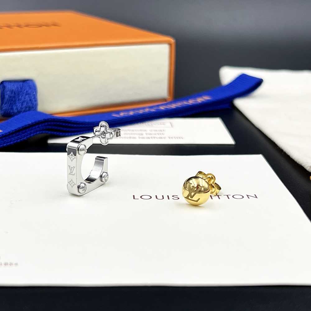 Louis Vuitton Monogram Bold Earrings   M00700 - DesignerGu