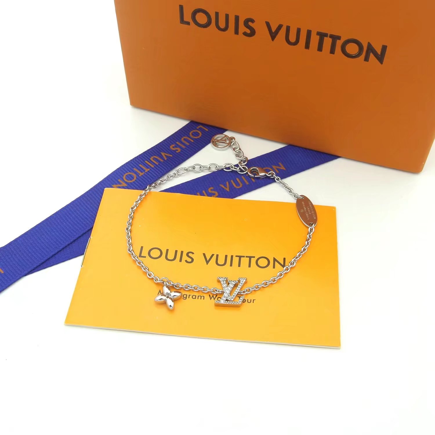 Louis Vuitton LV Iconic Bracelet   M00587 - DesignerGu