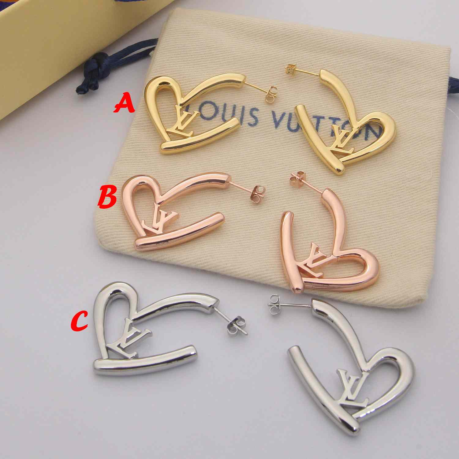 Louis Vuitton Fall in Love Earrings PM    M00463 - DesignerGu