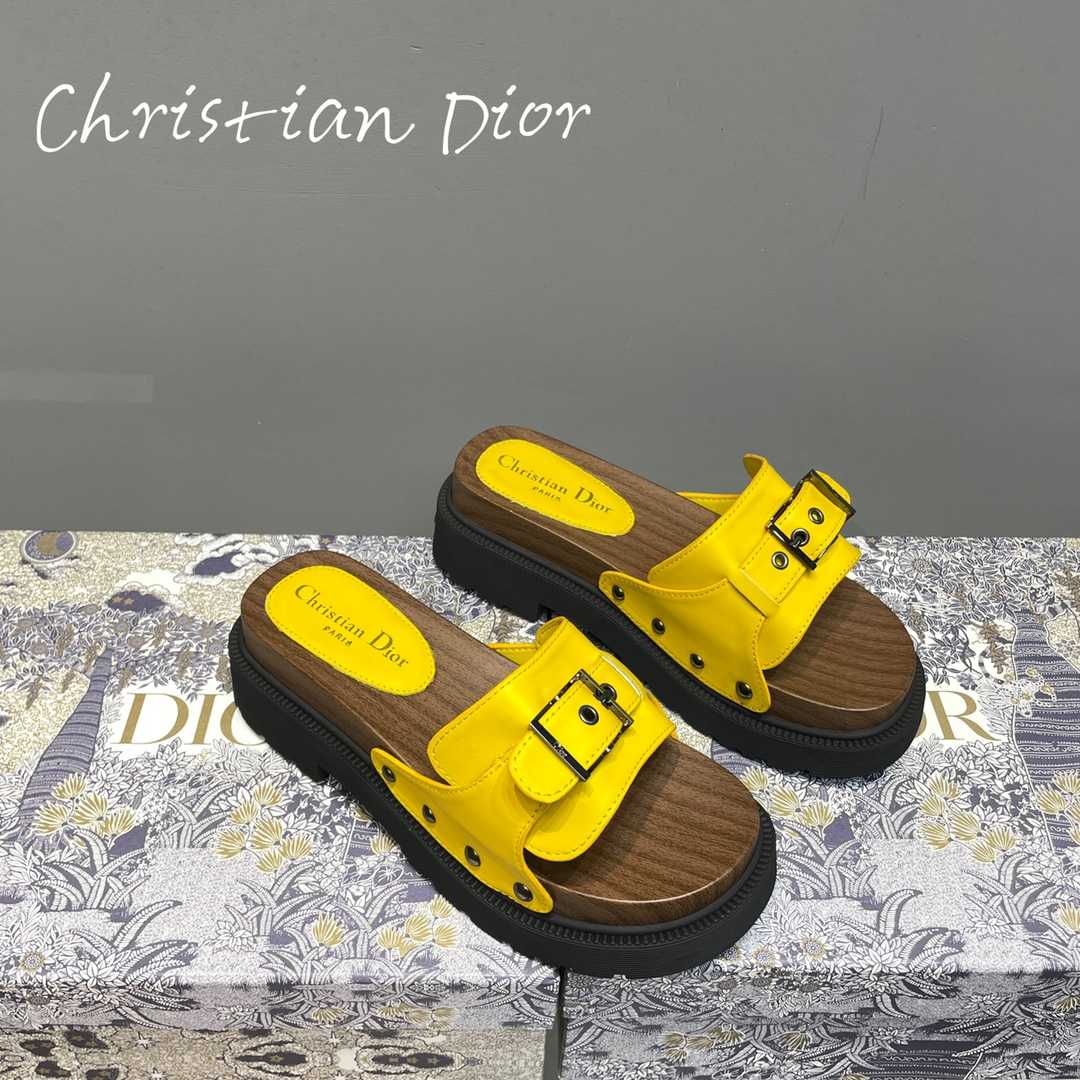 Dior Diorquake Strap Slide - DesignerGu