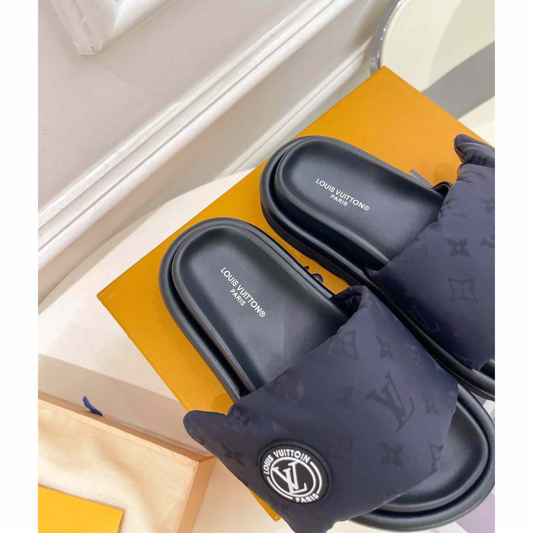 Louis Vuitton Pool Pillow Comfort Mule       - DesignerGu